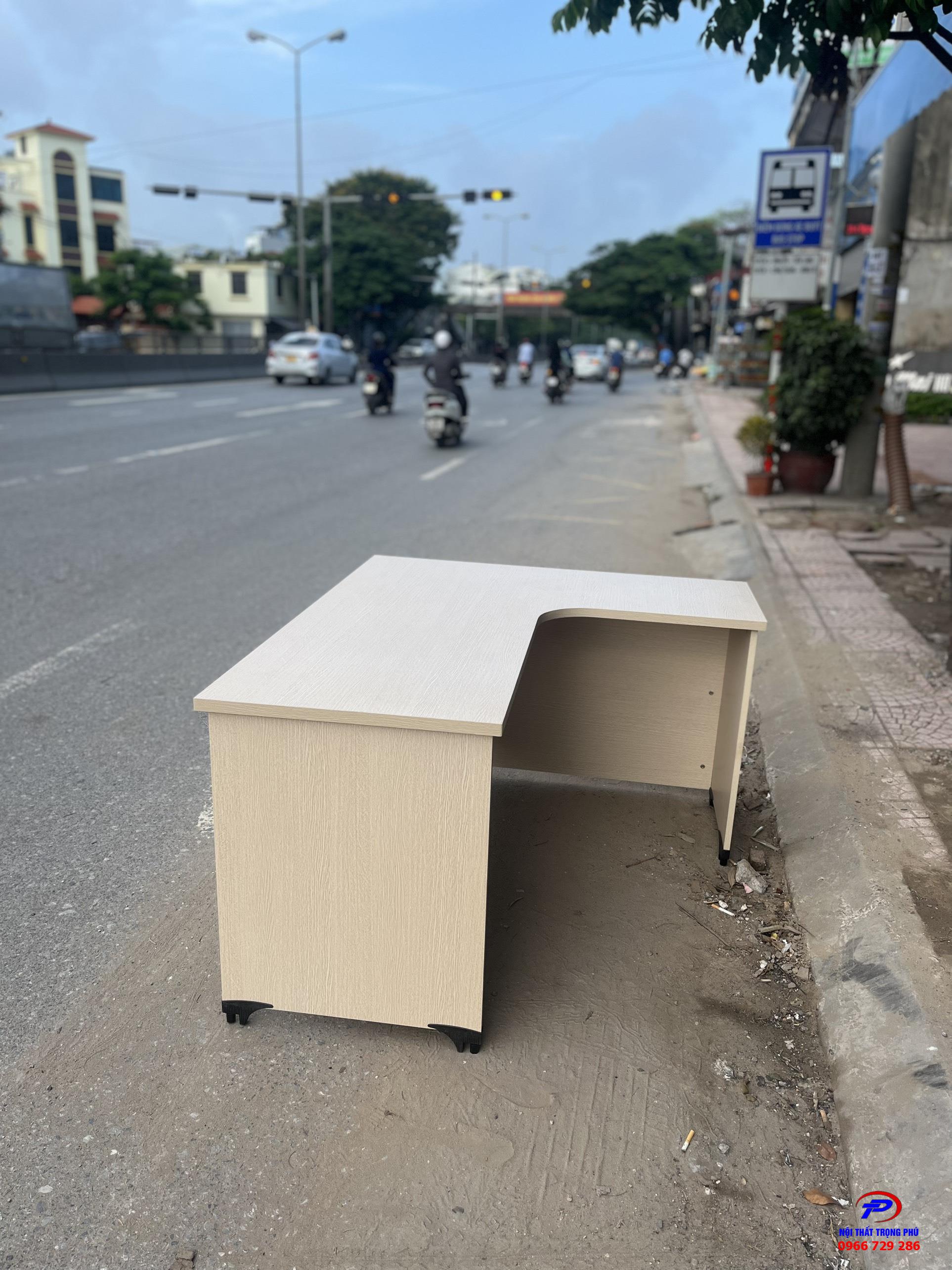 Bàn lượn trái / bàn lượn phải TP-ATL14 1.2x1.4m gỗ công nghiệp Melamine