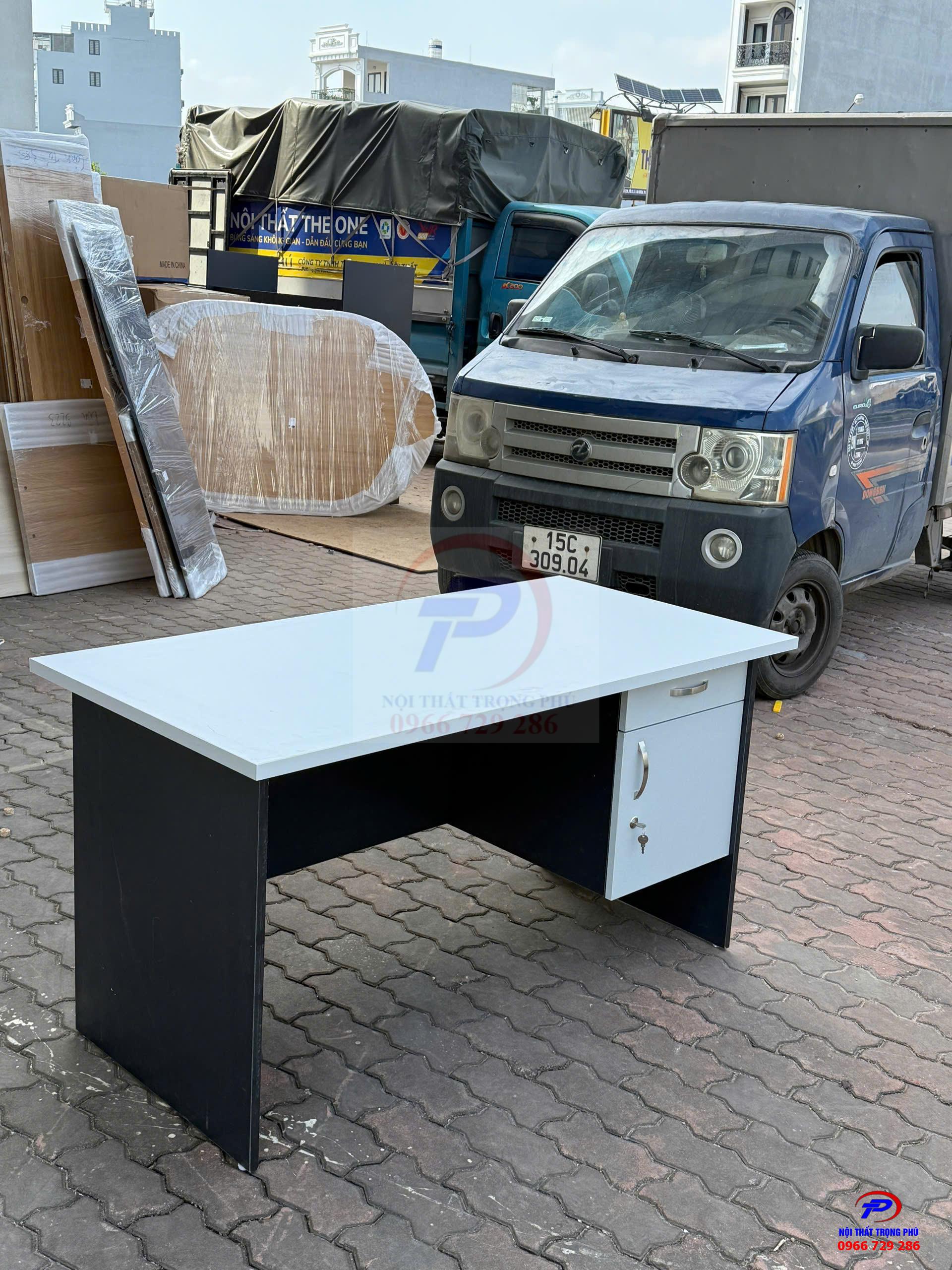 Bàn làm việc văn phòng gỗ công nghiệp hộc treo màu ghi chì 140x70x75cm