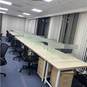 Bàn Làm Việc Chân Sắt Sơn Tĩnh Điện Có Yếm – Kích Thước 60x120cm